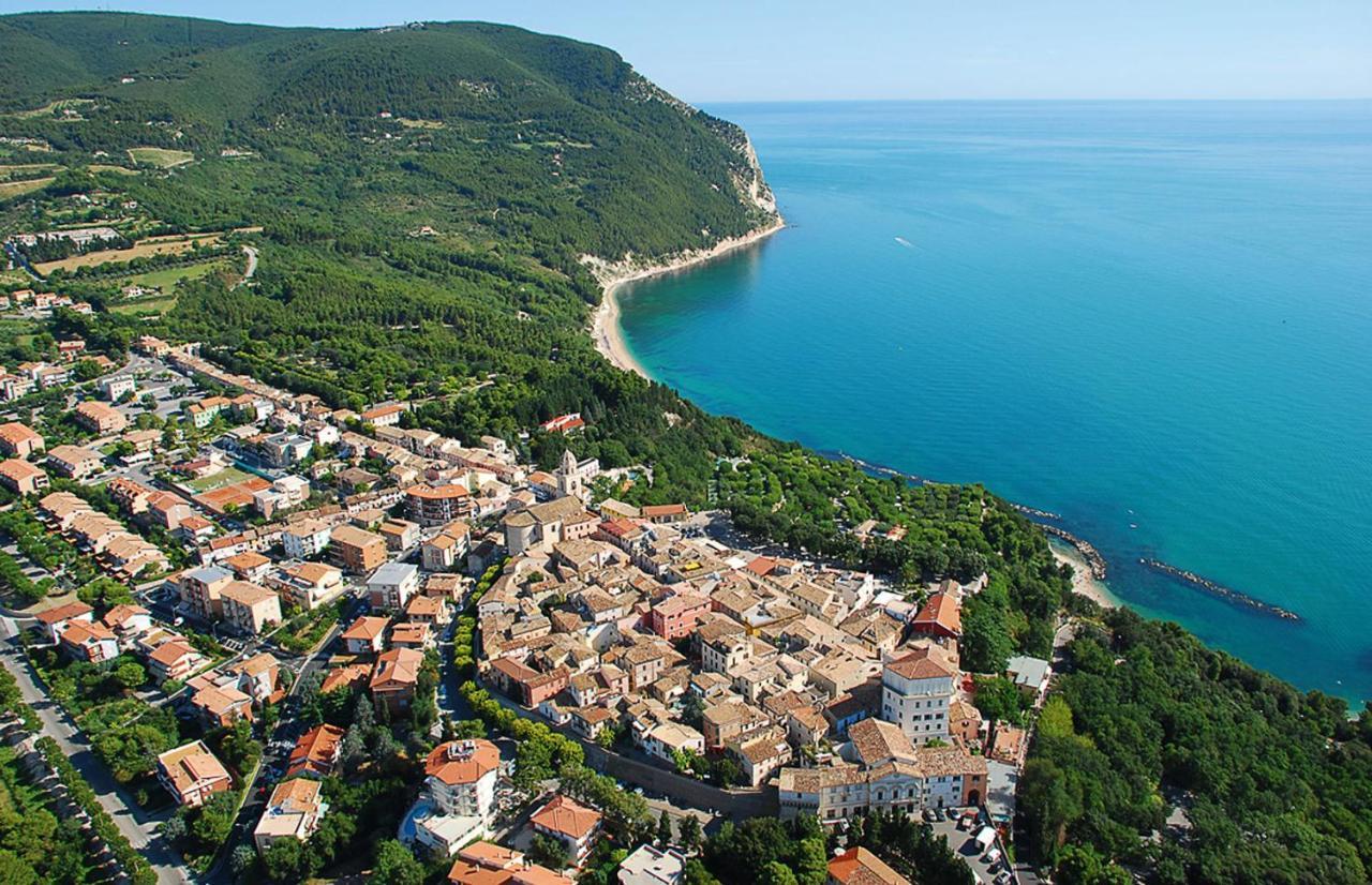 Sandra House * Sirolo